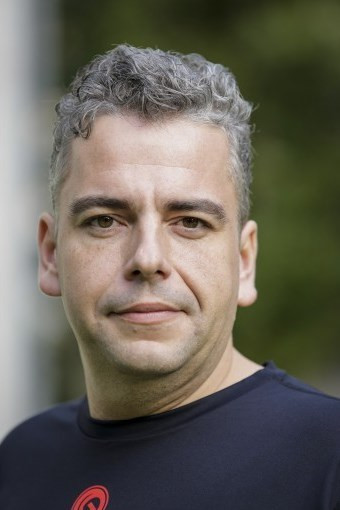 Ricardo Castro backdrop