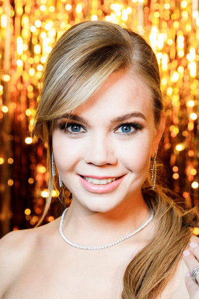 Alla Mikheeva backdrop