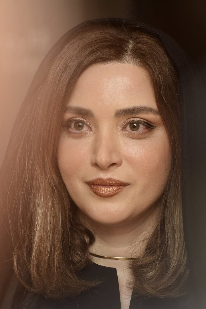 Behnoosh Tabatabaei backdrop