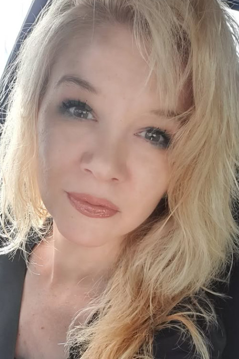 Bojana Tušup backdrop