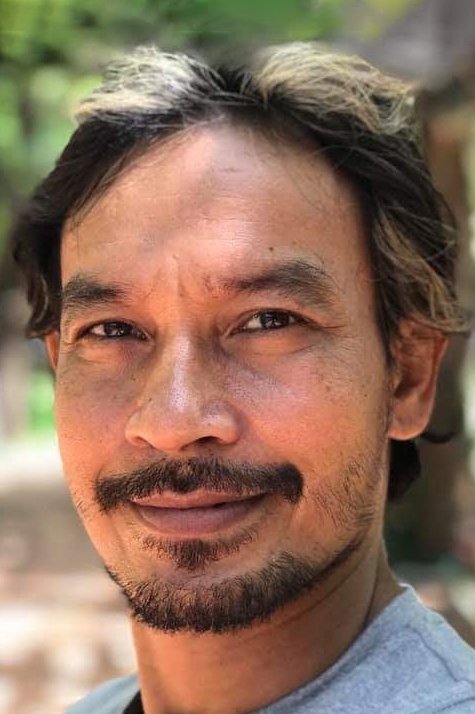 Thạch Kim Long backdrop