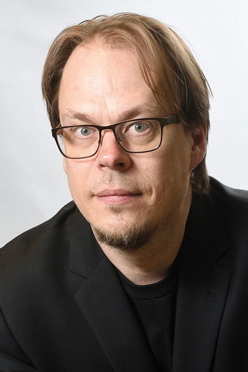 Ardo Ran Varres backdrop