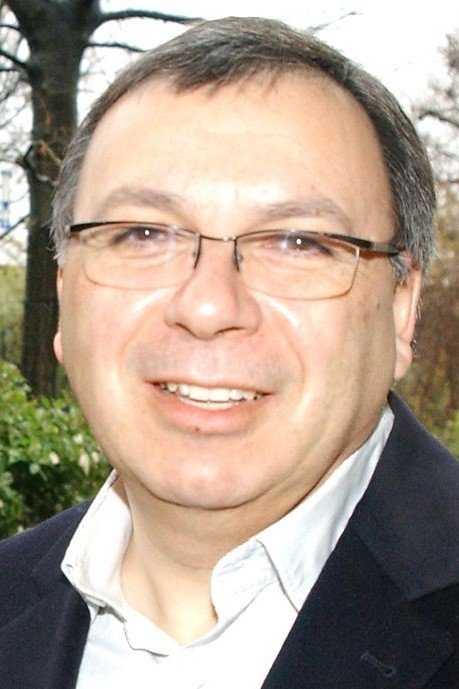 Maurice Gran backdrop