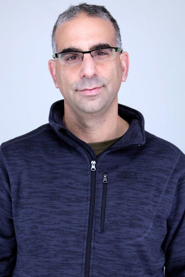 Liran Atzmor backdrop