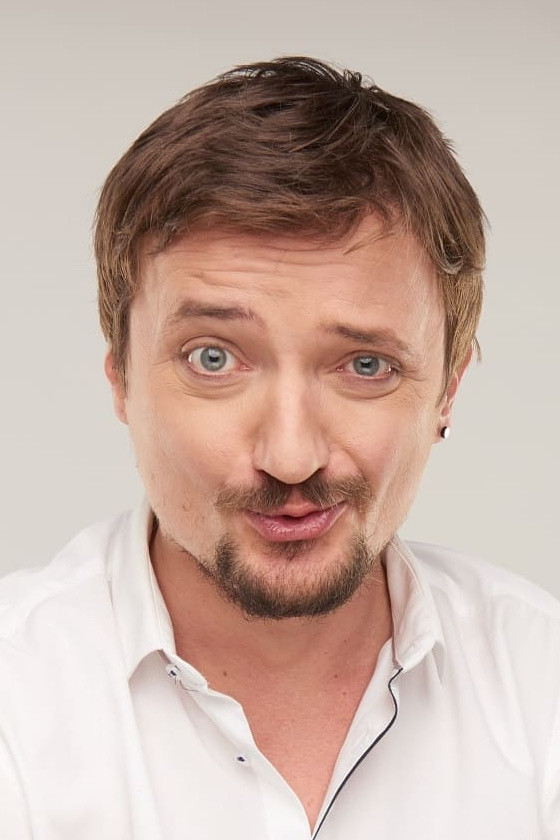 Daniel Heriban backdrop