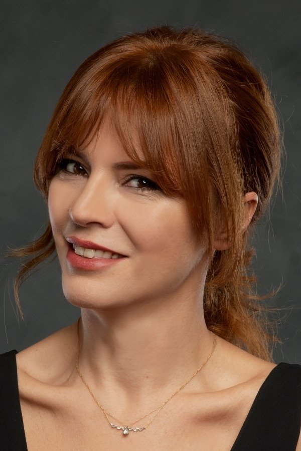 Didem İnselel backdrop