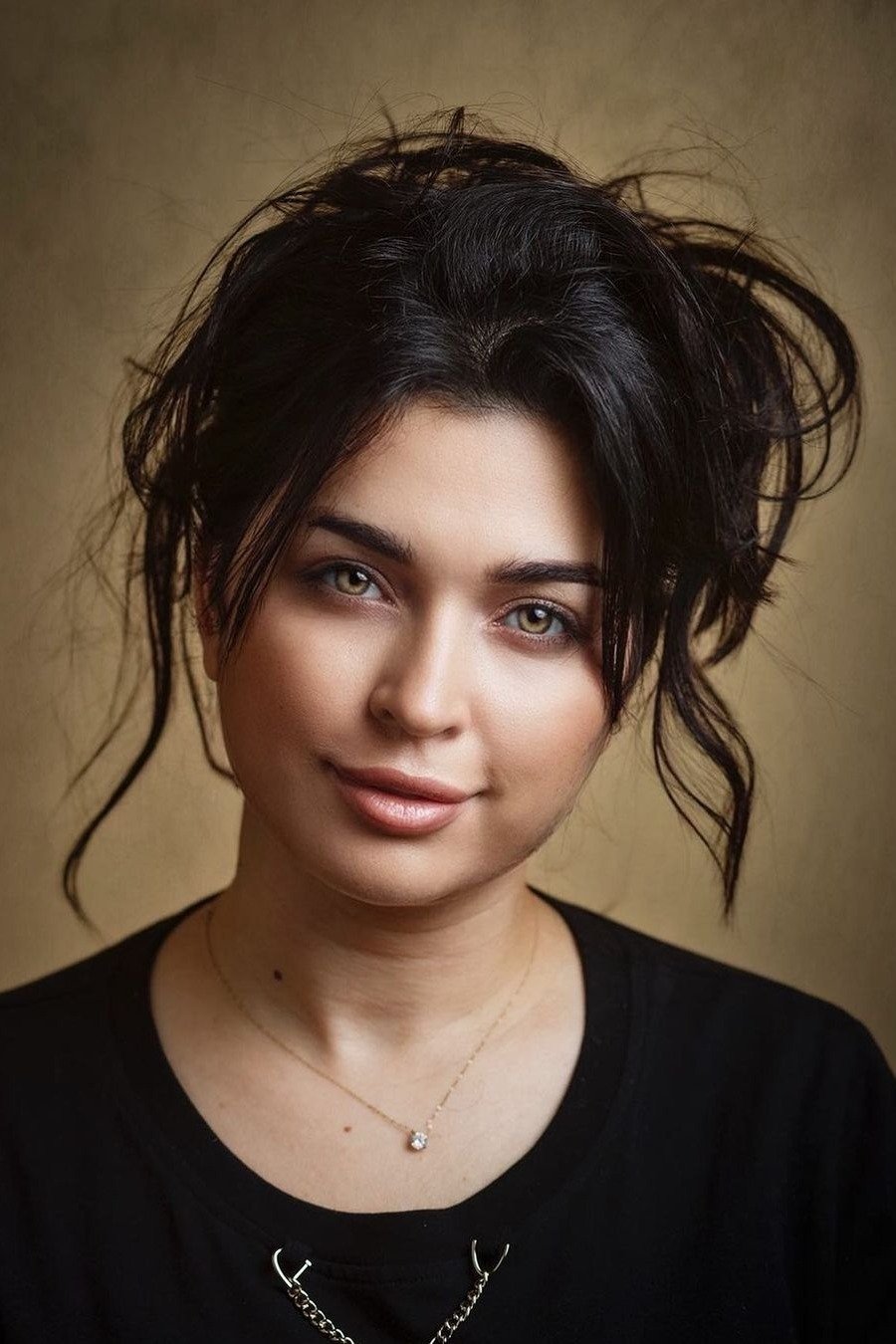 Farah El Fassi backdrop