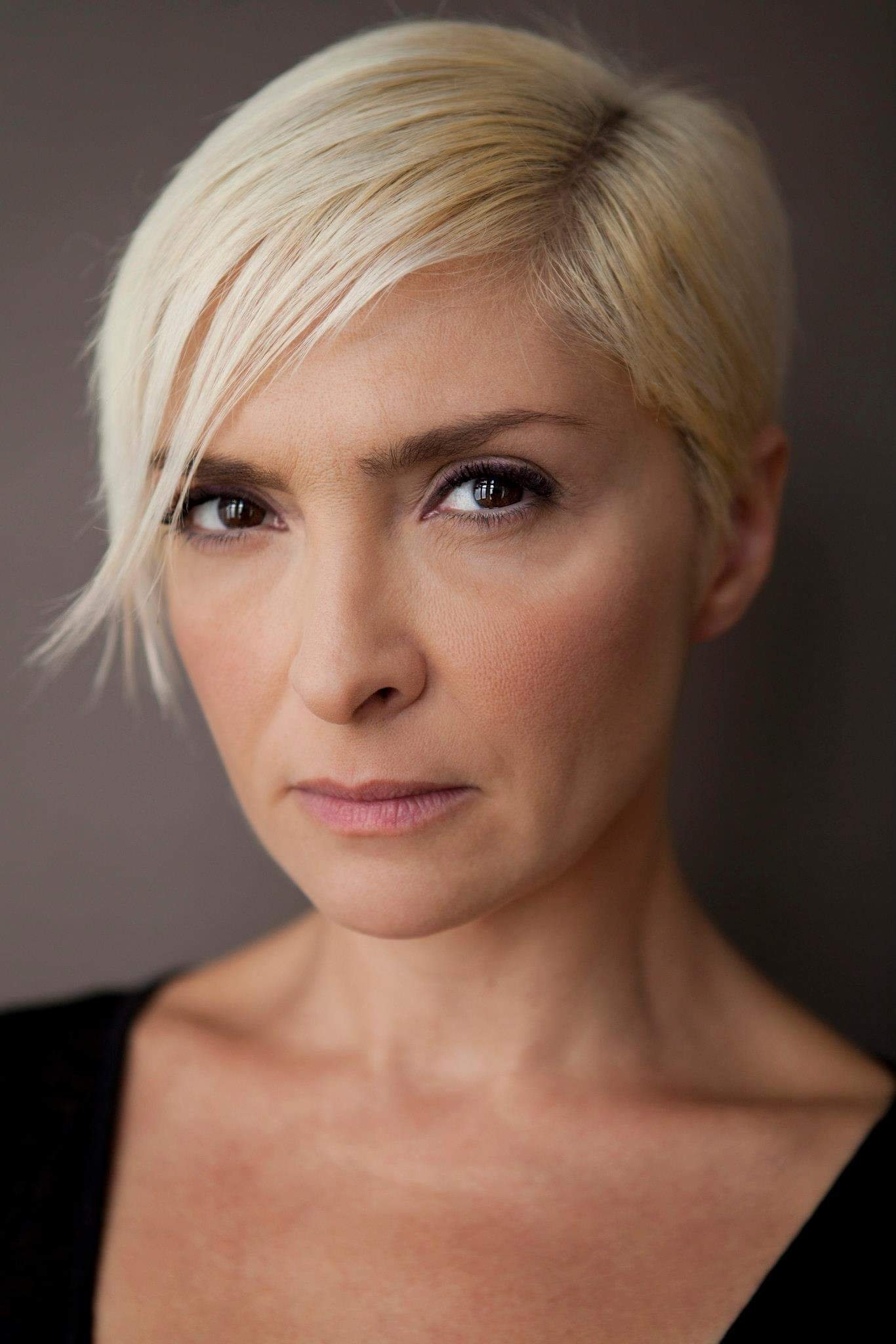 Şebnem Köstem backdrop