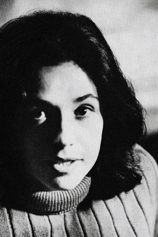 Erika Szántó backdrop