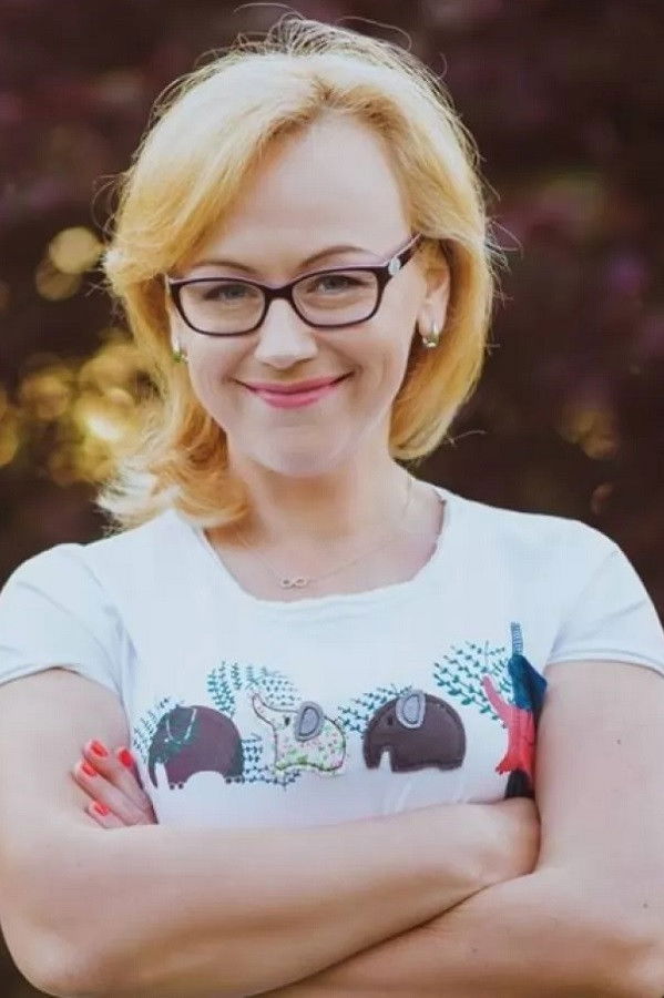 Alina Semeryakova backdrop