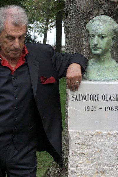 Alessandro Quasimodo backdrop