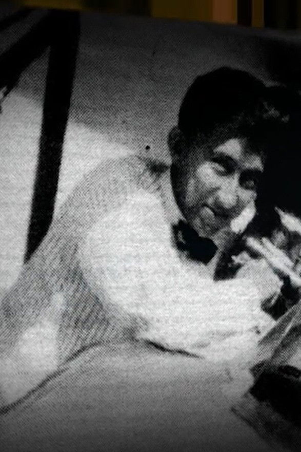 Juan E. Viguié backdrop