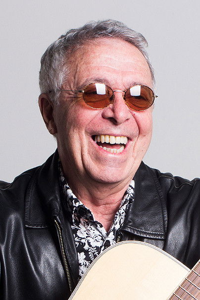 Luiz Carlos Sá backdrop