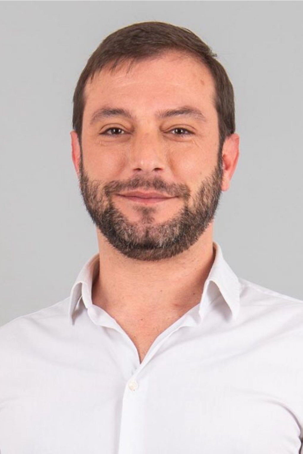 Tobias Monteiro backdrop