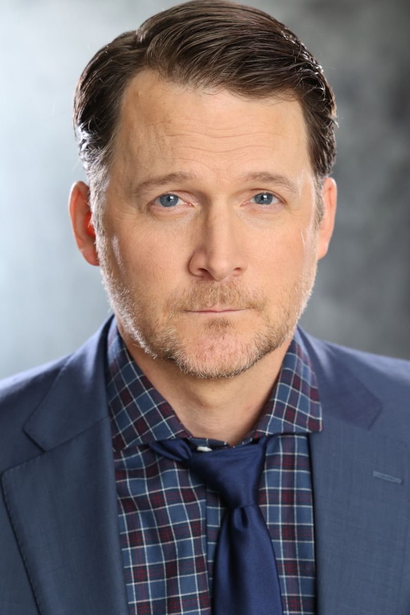 Lucas Bentley backdrop