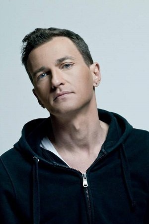 Haris Asimakopoulos backdrop