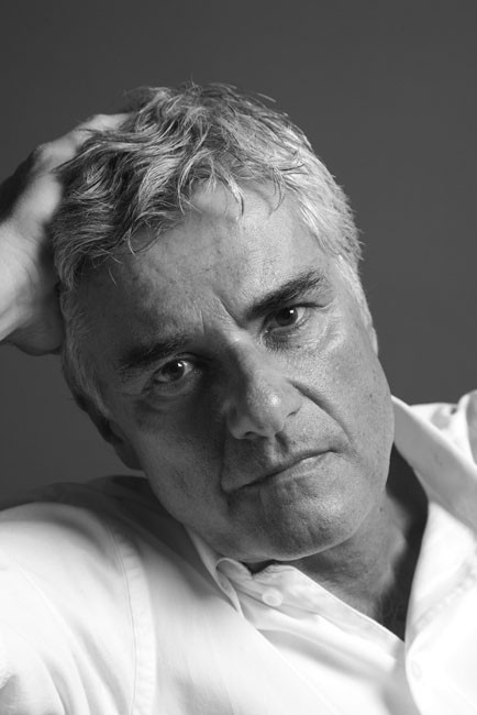 Reinaldo Moraes backdrop