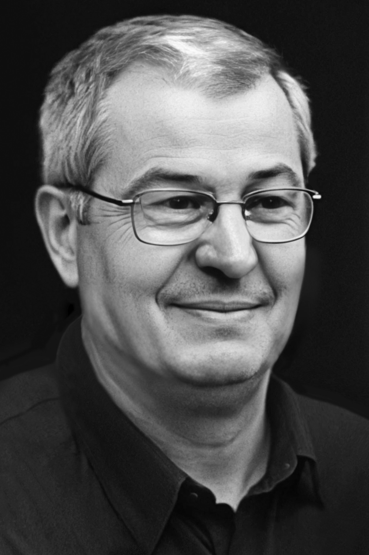 Smaïl Lakhdar-Hamina backdrop