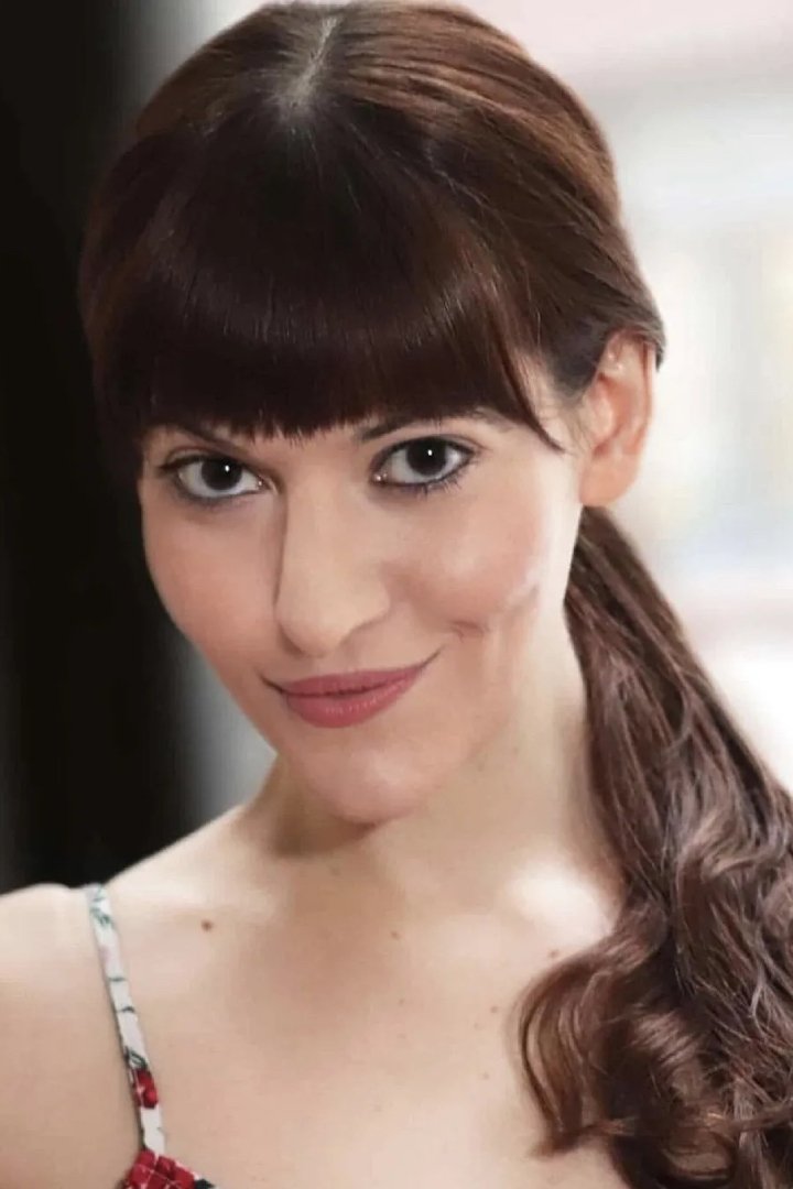 Hannah Beck backdrop