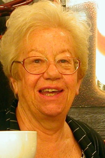 Monique Pantel backdrop