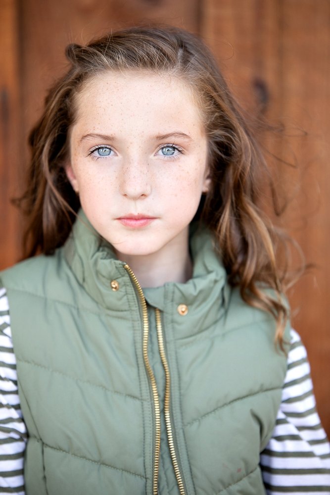 Sunnie Pelant backdrop