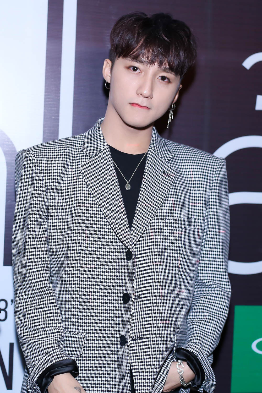 Sơn Tùng M-TP backdrop