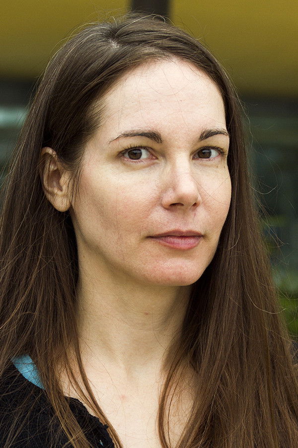 Isabelle Favez backdrop