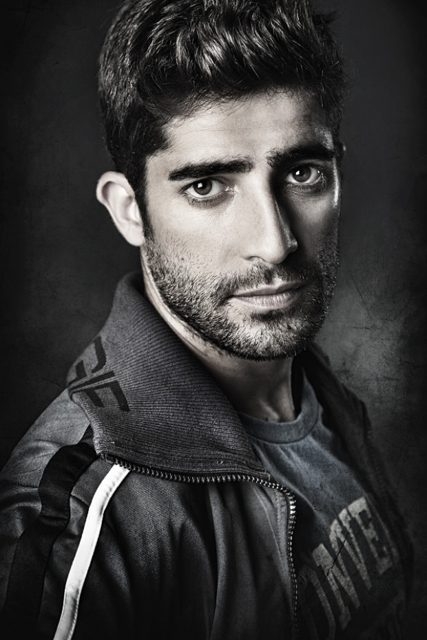 Alberto Ferreiro backdrop