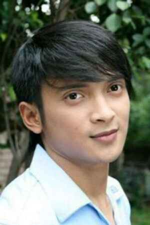 Reiner Manopo backdrop