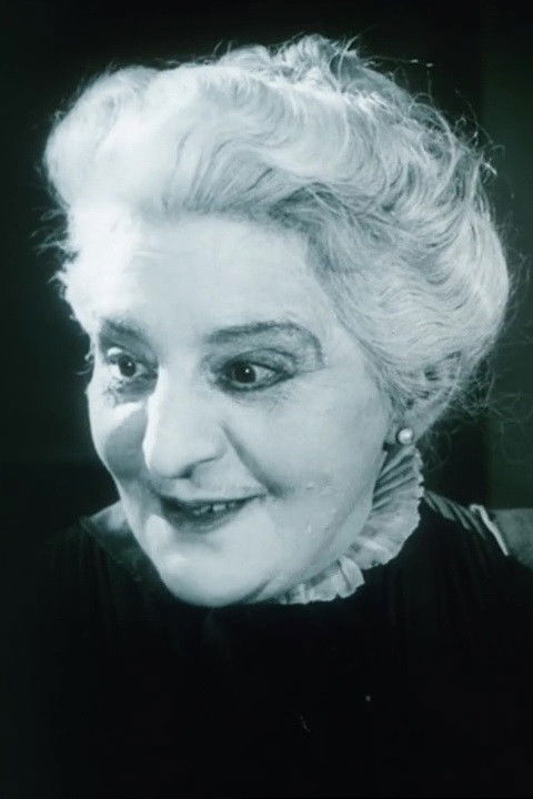 Adeline de La Croix backdrop