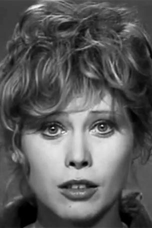 Nóra Káldi backdrop