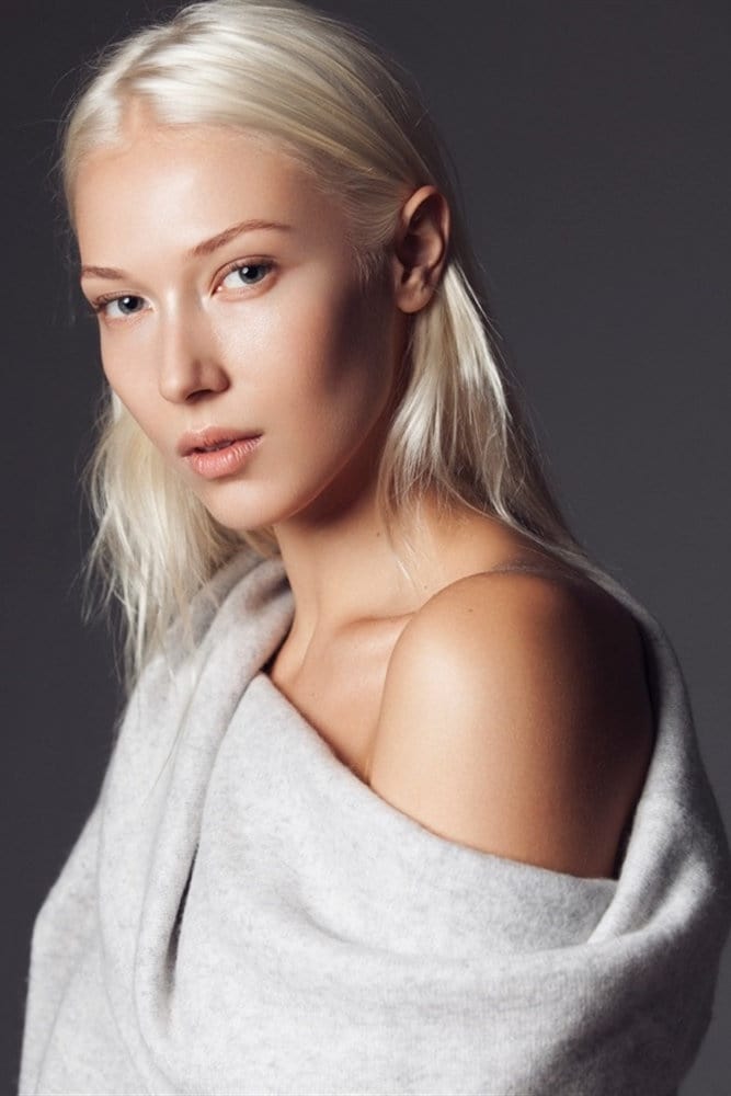 Alexandrina Turcan backdrop