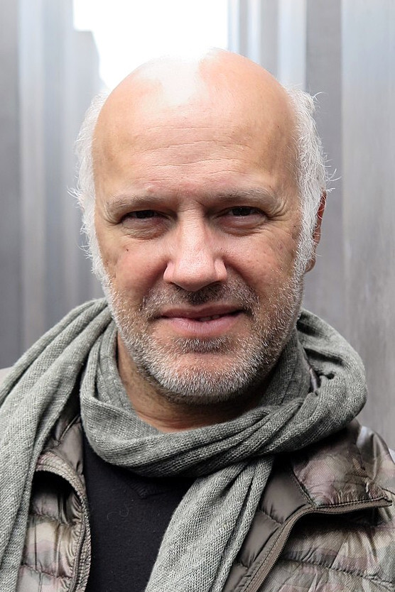 Olivier Peissel backdrop