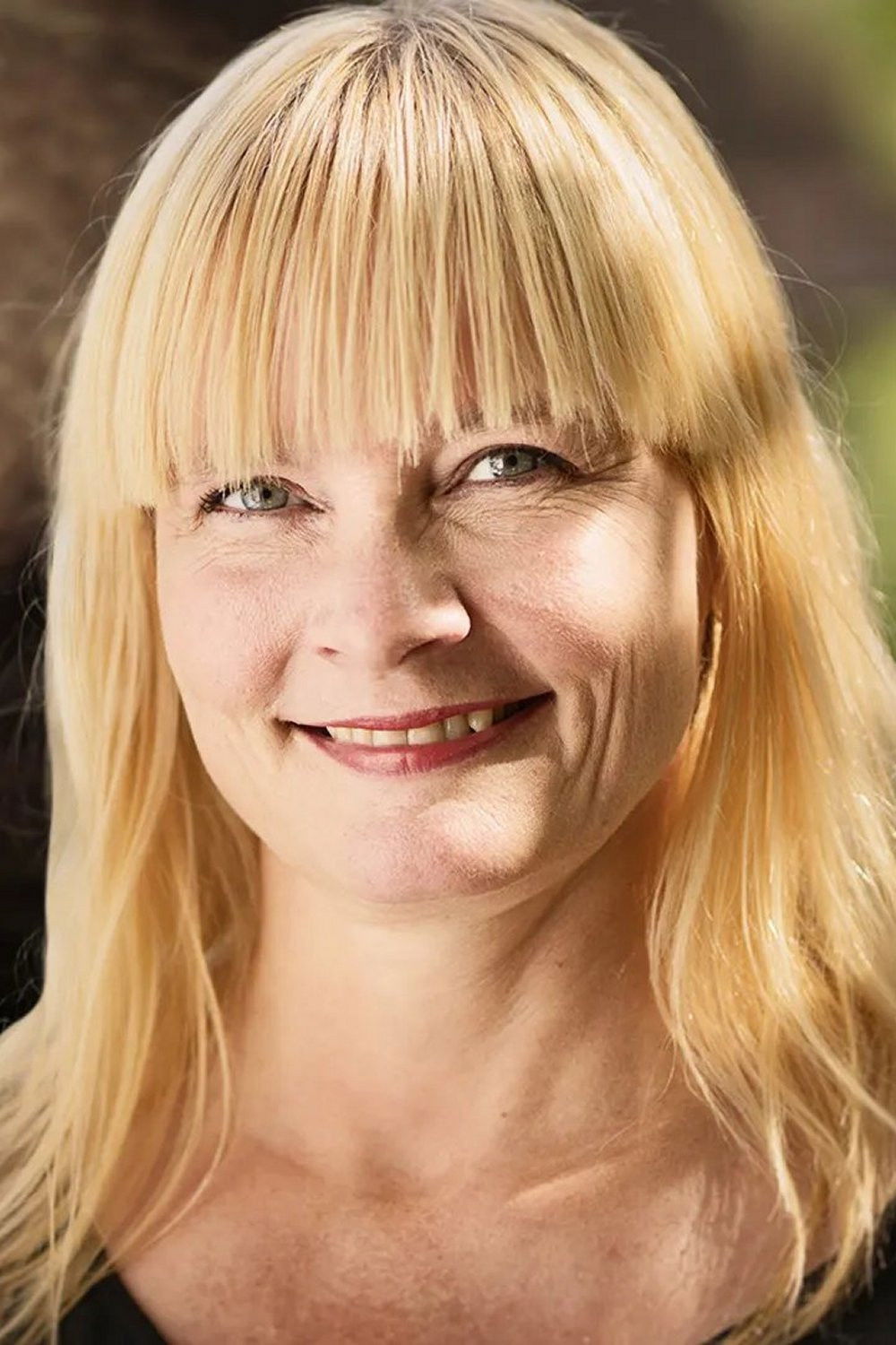 Liv Thomsen backdrop