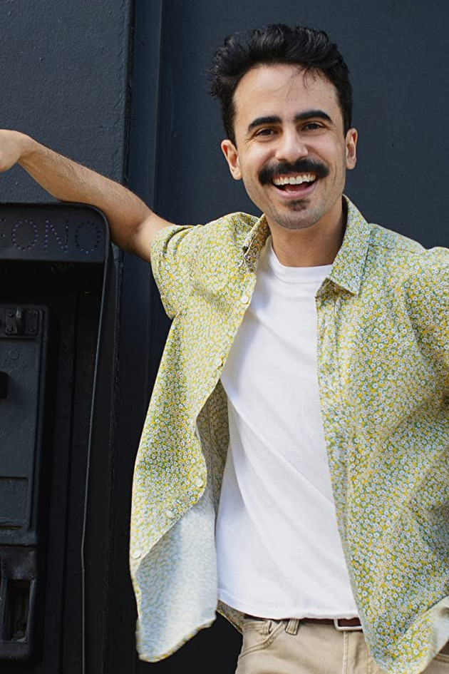 Esteban Ruiz backdrop