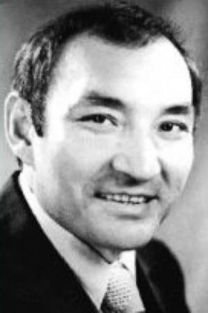 Anuarbek Moldabekov backdrop