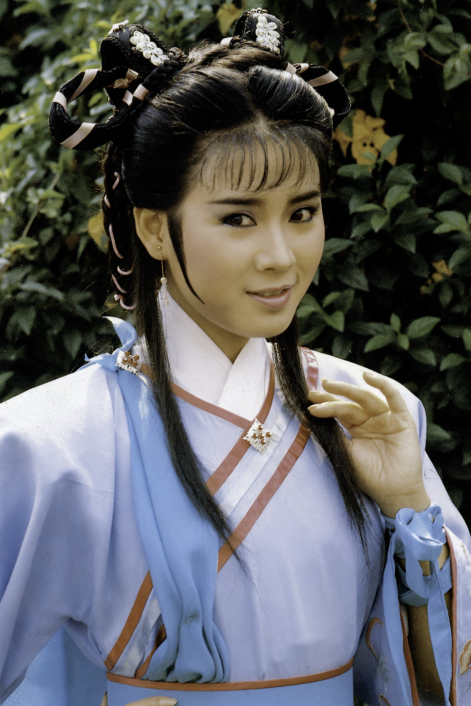 Zou Lin-lin backdrop