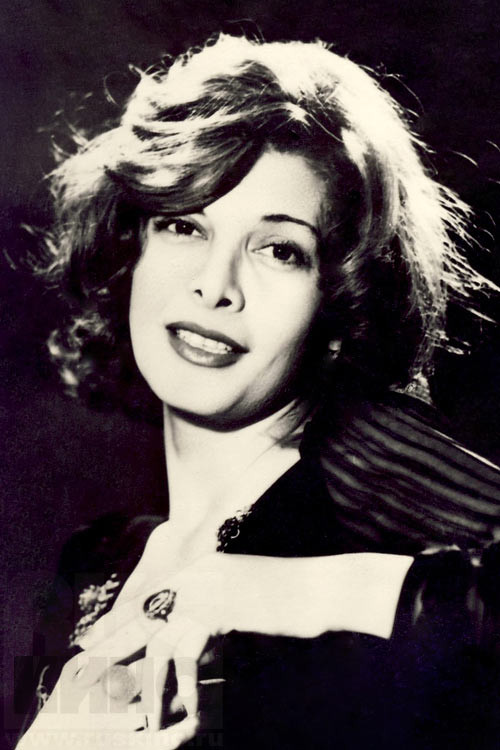 Laura Gevorkyan backdrop