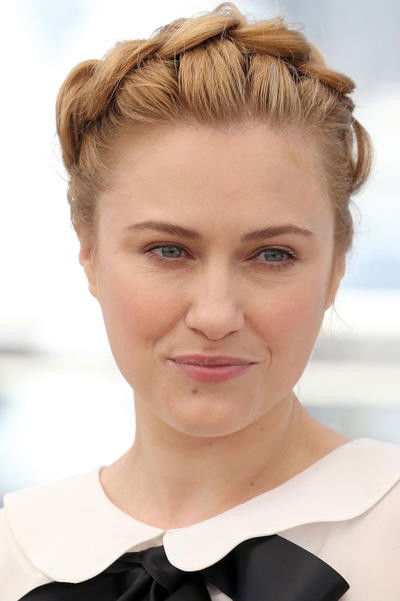 Mălina Manovici backdrop