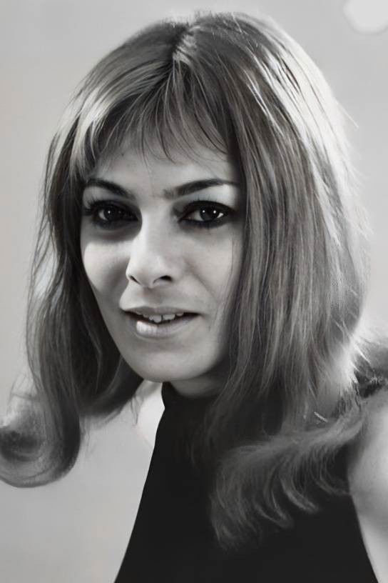 Gyöngyi Bürös backdrop