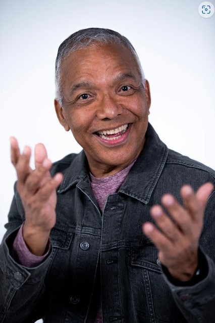 Rafael José backdrop