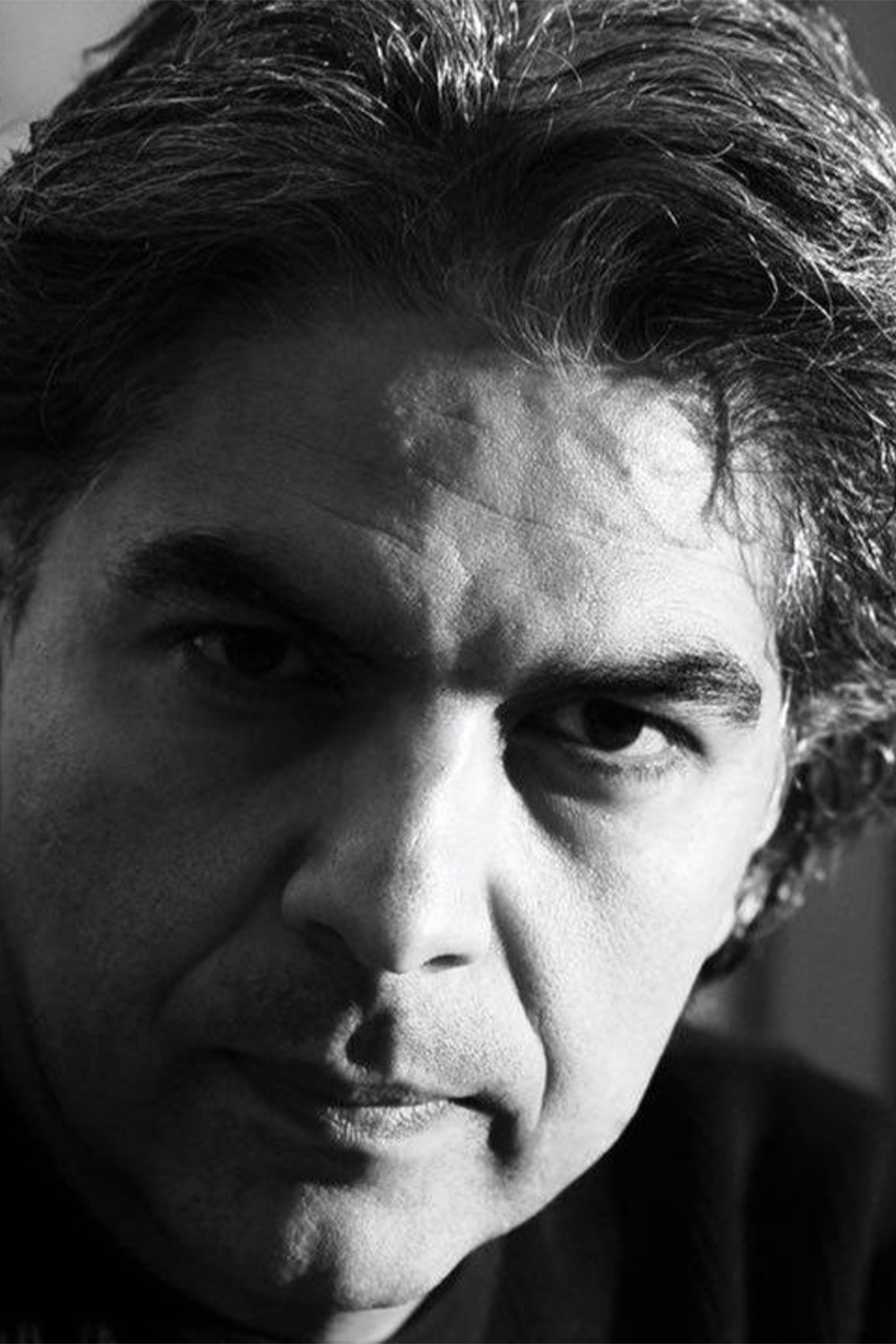 Mehdi Ahmadi backdrop