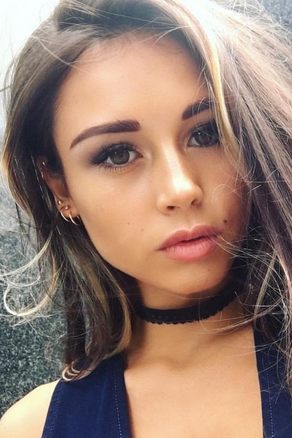 Anna Volkova backdrop