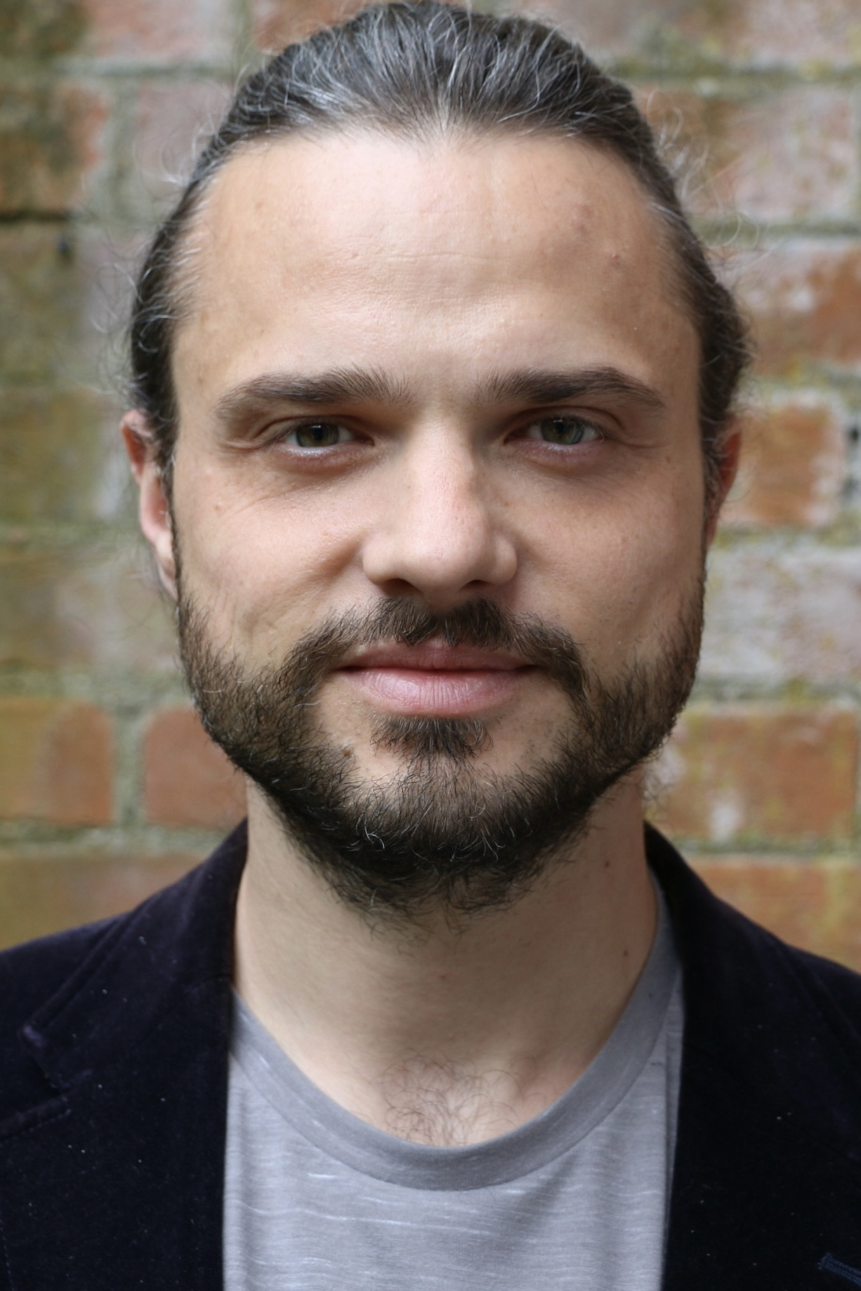 Jonas Babics backdrop