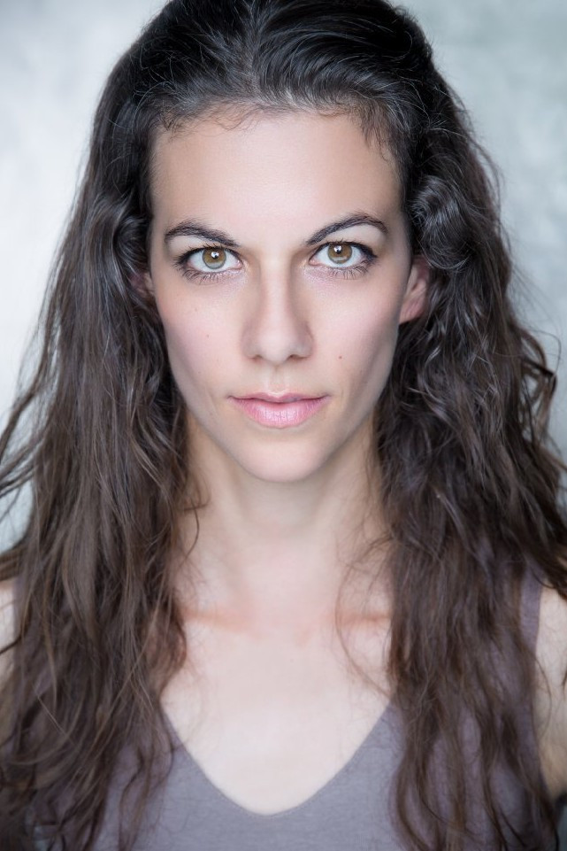 Amelie Leroy backdrop