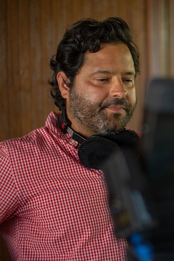 Raúl García backdrop