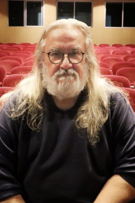 Roberto Ramos Perea backdrop