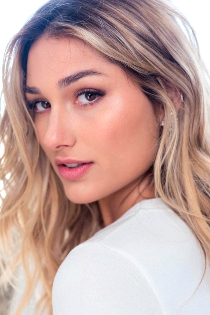 Sasha Meneghel backdrop