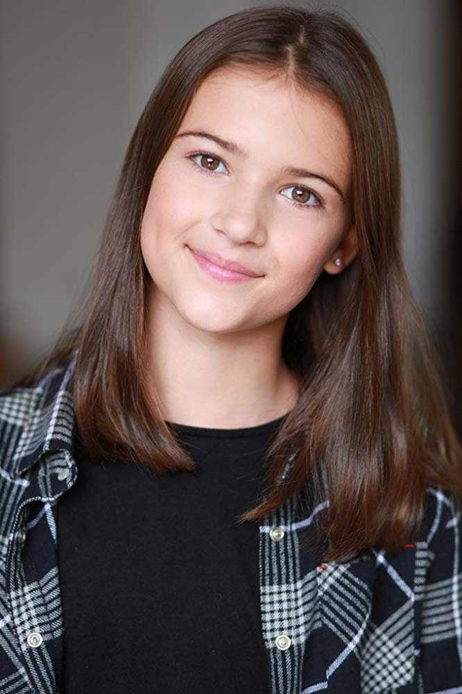 Satine Scarlett Montaz backdrop