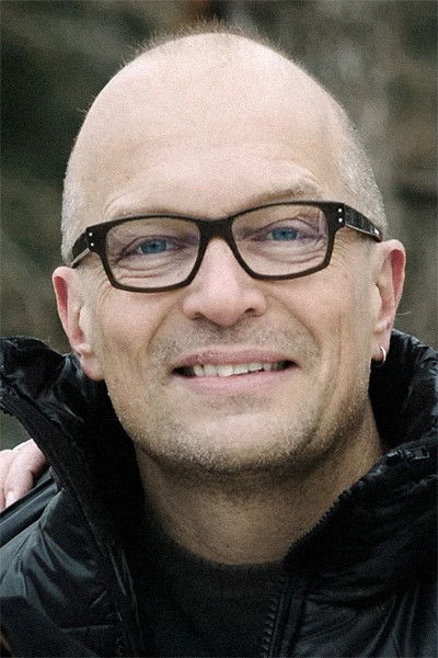 Rolf Belgum backdrop